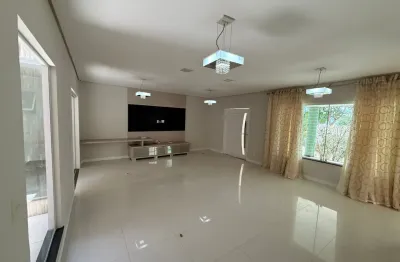 Aluguel casa em condomínio, 4 quartos, 2 suítes, Sim - Feira de Santana - BA.