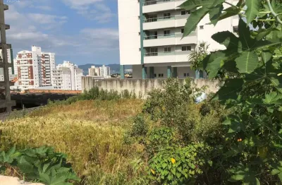 Terreno à venda na Rua Saldanha da Gama, Barreiros, São José