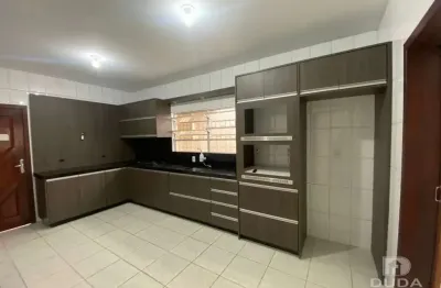 Casa com 3 quartos para alugar na Rua Manaus, Serraria, São José