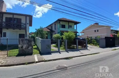 Casa com 3 quartos para alugar na Rua Joe Collaço, Santa Mônica, Florianópolis