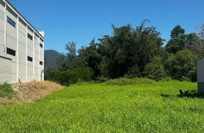 Terreno à venda na Vila Becker, Santo Amaro da Imperatriz 