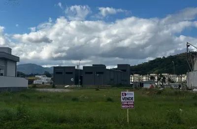 Terreno à venda na Vila Becker, Santo Amaro da Imperatriz 
