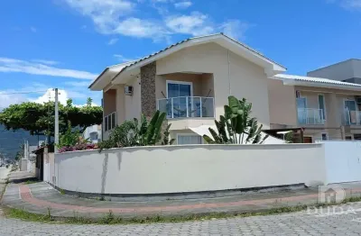 Casa em condomínio fechado com 2 quartos à venda na Rua Olávio de Biase, Barra do Aririú, Palhoça