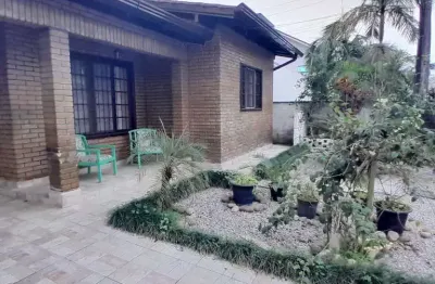 Casa com 3 quartos para alugar na Rua Varese, Pagani, Palhoça