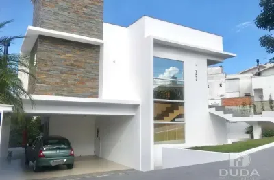 Casa com 3 quartos para alugar na Avenida das Maracanãs, Pedra Branca, Palhoça