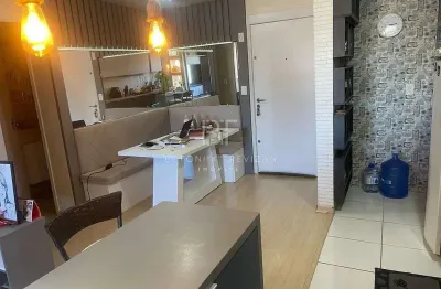 Apartamento semimobiliado com 55 m² privativos 2 dormitórios