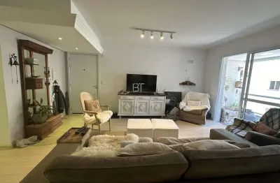 Apartamento semimobiliado com 2 dormitórios sendo 1 suíte no bairro cinquentenár