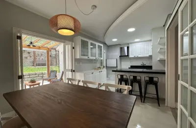 Casa 3 dormitórios sendo 1 suite, pátio nos fundos no bairro vinhedos