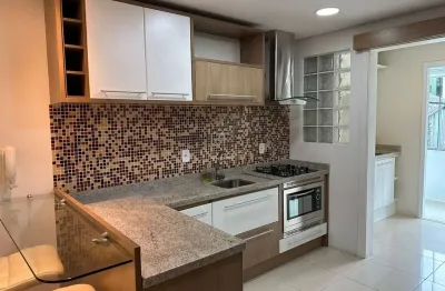 Apartamento  semimobiliado com 85 m² privativos com 2 vagas no bairro panazzolo