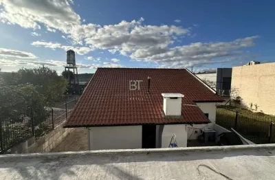 Casa semimobiliada com 3 dormitorios no bairro santa lucia