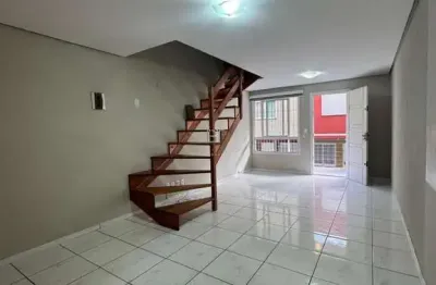 Sobrado triplex com 02 dormitórios no bairro são luiz