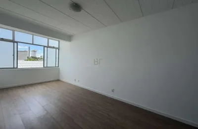 Apartamento com 3 dormitórios box duplo no bairro petropolis