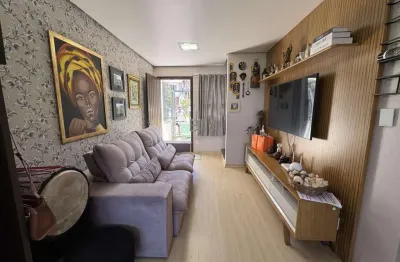 Sobrado entrada individual semimobiliado com 2 dormitórios e 2 vagas no charquea