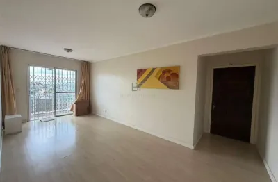 Apartamento semimobiliado com 03 dormitórios e 01 vaga no centro