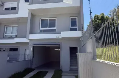 Sobrado novo com 3 dormitórios sendo 1 suíte e 2 vagas no jardim america