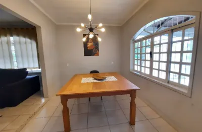 Casa plana com piscina    boehmerwald - joinville - sc