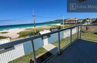 Casa Independente à Venda em Cabo Frio-RJ, Bairro Foguete: 4 Quartos, 1 Suíte, 3 Banheiros, 3 Vagas de Garagem, 200m² de Área.