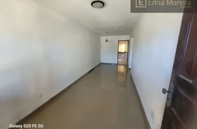 Apartamento à venda em condomínio no bairro Palmeiras, Cabo Frio-RJ