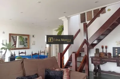 Cobertura no coração de Cabo Frio-RJ, no bairro Passagem: 4 quartos, 2 suítes, 2 salas, 4 banheiros, 2 vagas de garagem, 160m² de área.