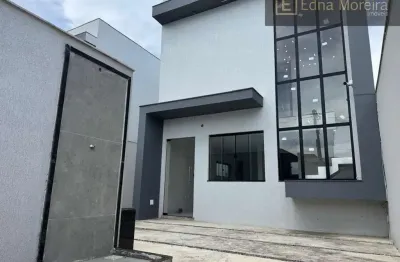 Venda de Casa de 3 Quartos na Vila do Peró, Cabo Frio-RJ: Suite, 2 Banheiros, 2 Vagas de Garagem