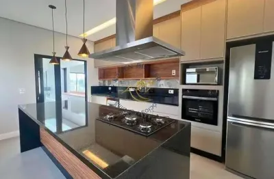Casa à venda no parque imperador em bragança paulista. 3 suítes, piscina, sauna, área gourmet, vista para o lago do taboão e localização privilegiada.