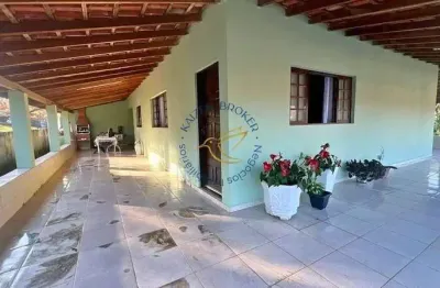 Chácara à venda no menin – bragança paulista/sp. 3 dormitórios, varanda, cozinha caipira, pomar, 6 vagas e 1.180m² de terreno. refúgio natural com escritura regularizada!