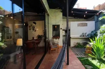Casa com 3 quartos, reformada com ssuíte e atelier – zona sul bragança