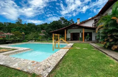 Casa com 5 suítes à 20 minutos do centro de teresópolis/rj