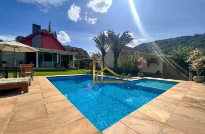 Casa com terreno totalmente plano de 1.296 m², 4 dormts. (2 suítes) e lazer privativo - 15 minutos do centro de teresópolis!