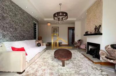 Casa em condomínio com 5 suítes e lazer privativo a poucos minutos do centro de terespolis
