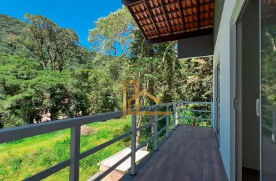Casa nova com 4 suítes em meio a natureza na granja guarani em teresópolis-rj