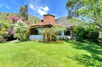 Casa com 4 dormitórios sendo 2 suítes à venda, 320 m² por r$ 1.350.000 - iucas - teresópolis/rj