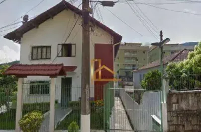 Kitnet ao lado da unifeso no bairro do alto em teresópolis-rj
