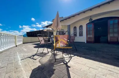 Casa com 3 quartos e super varanda a 3 minutos do centro de teresópolis-rj