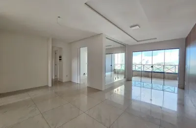 Lindo apartamento com 3 quartos em candelaria cond. golden green