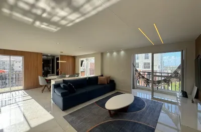 Belíssima cobertura com 4 quartos no condomínio smile village