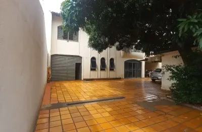 Terreno c área 609m2 contendo duas casas bairro zona 02