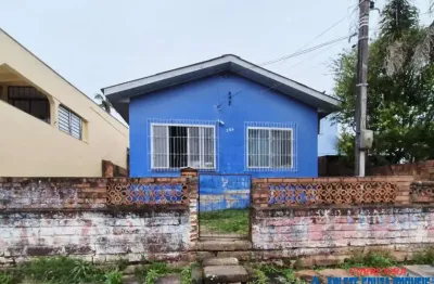 Casa de alvenaria com excelente localização no bairro tamandaré