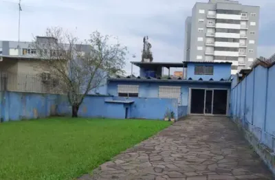 Casa de 150m² e terreno de 11x43,30, na rua garibaldi no centro de esteio.