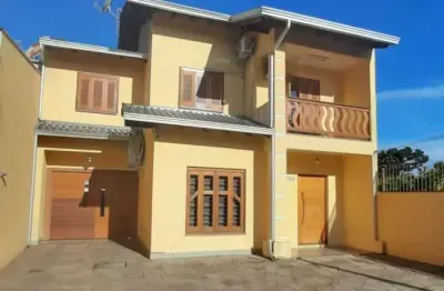 Excelente sobrado de 314m² em localização privilegiada, no centro de esteio.