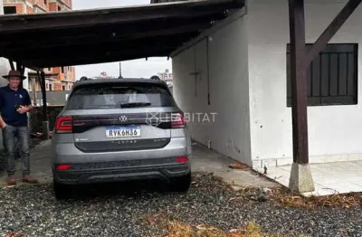 Casa com 3 quartos para alugar na Rua Francisco Schmitz, 566, Gravata, Navegantes