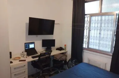 Apartamento quarto e sala reformado no catete imperdível!!!