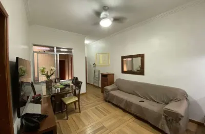 Apartamento tipo casa com três quartos e área externa no centro rio de janeiro