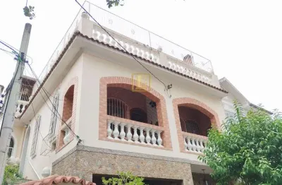 Casa duplex em maracanã rio de janeiro, com quatro quartos com terraço