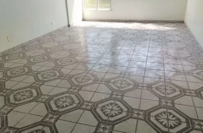 Apartamento de sala e dois quartos com dependência em centro rio de janeiro