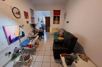 Apartamento dois quartos com dependência na rua riachuelo centro do rj