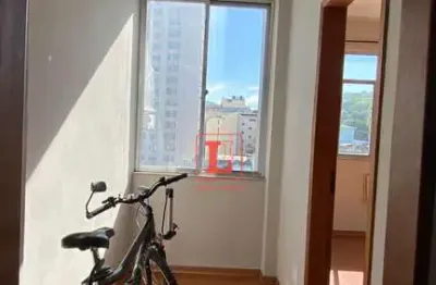 Apartamento à Venda com 2 quartos, 1 banheiro e 65m² por R$ 280.000