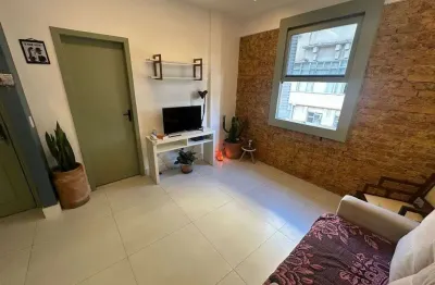 Apartamento reformado e moderno 2 quartos no centro do rio