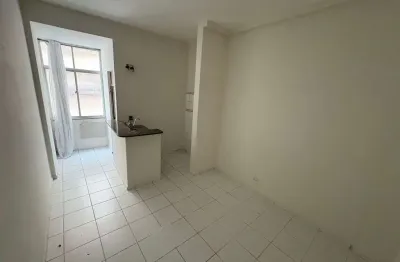 Excelente apartamento conjugado no bairro da glória