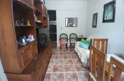 Apartamento à Venda com 1 quarto, 1 banheiro, quarto dependência  e 54m²
